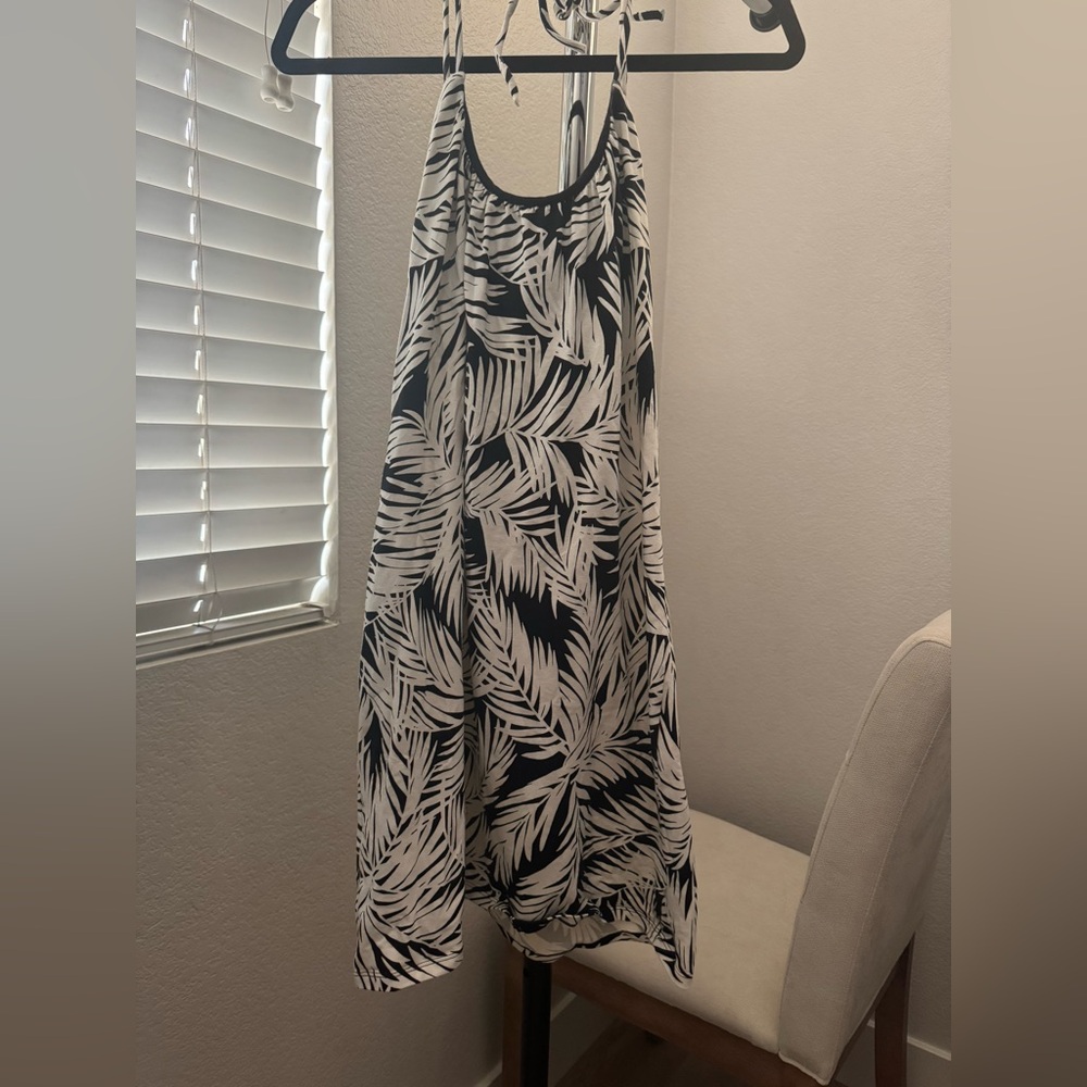 Vintage Victorias Secret Black and White Leaf Print T shirt Halter Dress size M